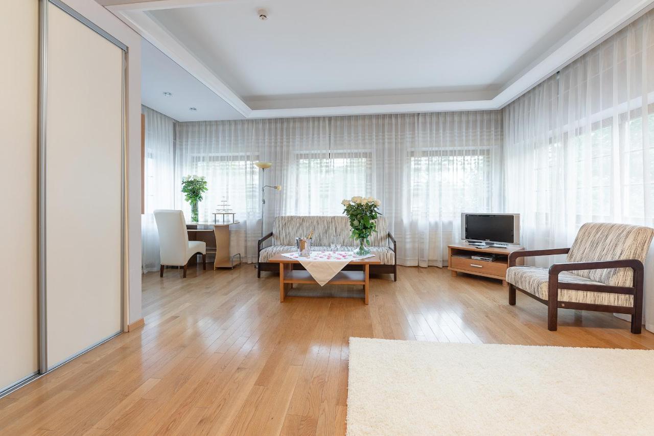 Room In Guest Room - Valensija - Large Suite Jūrkalne Екстериор снимка
