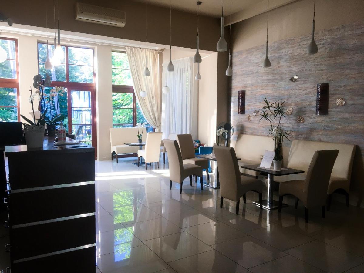 Room In Guest Room - Valensija - Large Suite Jūrkalne Екстериор снимка