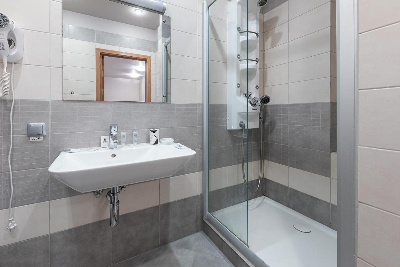 Room In Guest Room - Valensija - Large Suite Jūrkalne Екстериор снимка