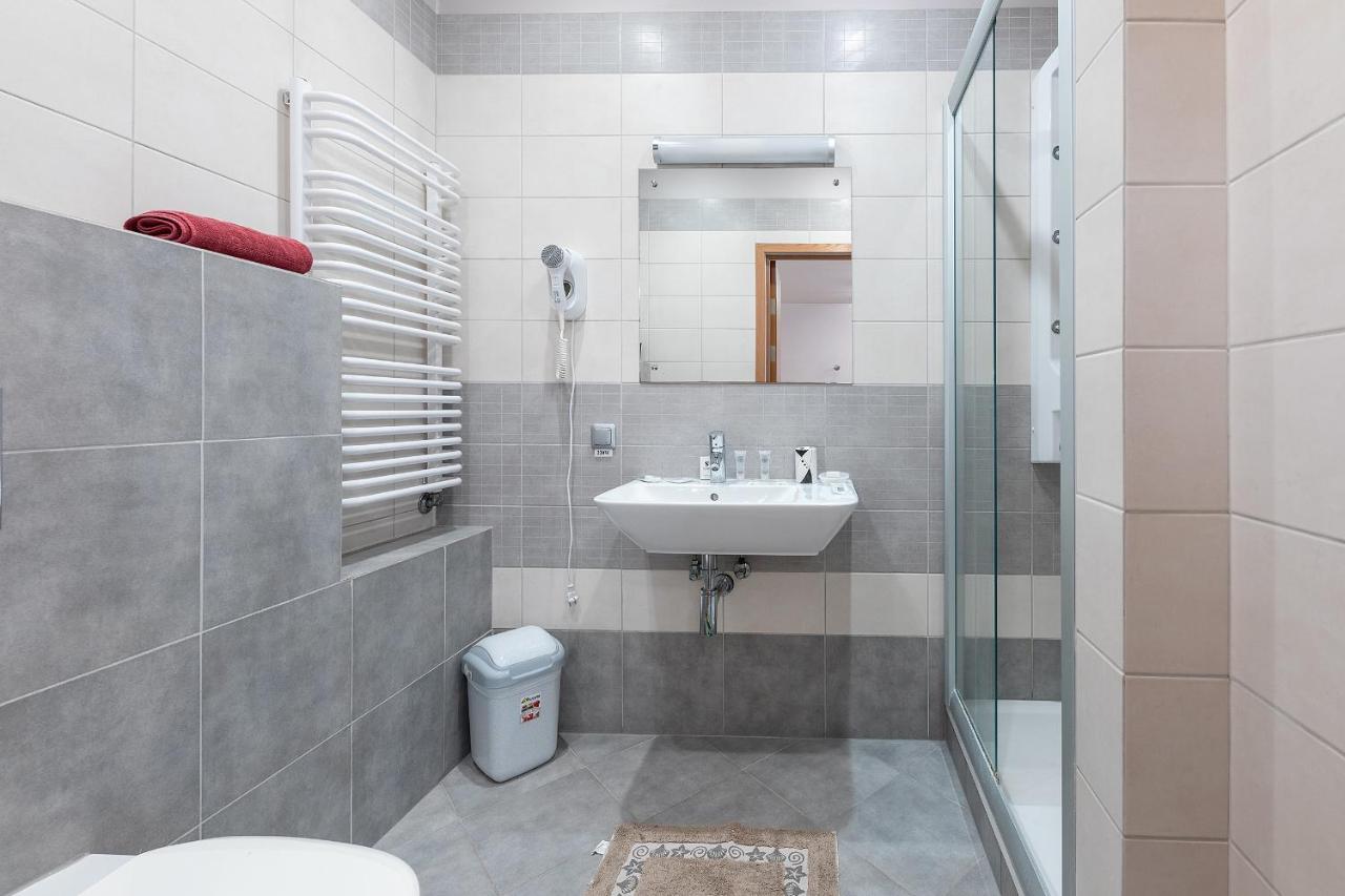Room In Guest Room - Valensija - Large Suite Jūrkalne Екстериор снимка