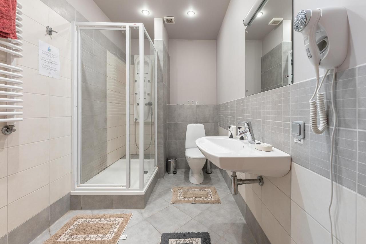 Room In Guest Room - Valensija - Large Suite Jūrkalne Екстериор снимка